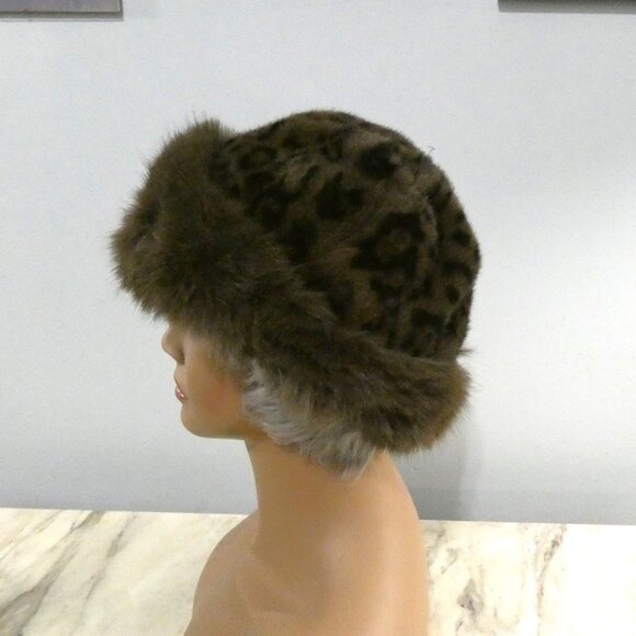 Elegant! Fabulous Fashionable Faux Fur Leopard Spot with Brown Faux Fur Trim